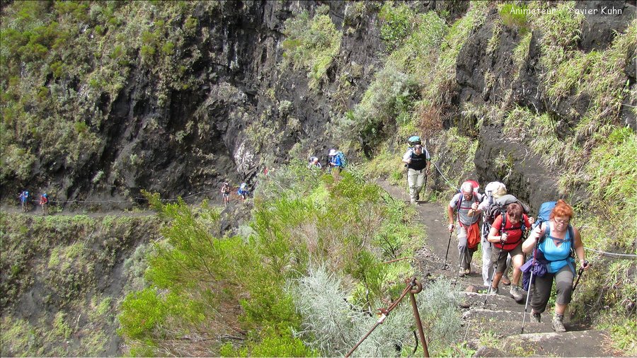 J06_2012_11_08 0035 la Réunion Mafate1 sentier Scout Ilet à Malheur Ilet à Bourse Grand-Place