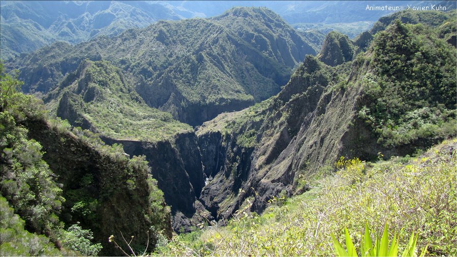 J08_2012_11_08 0026 la Réunion Mafate3 Roche Plate 3 Roches Rivière des Galets Marla