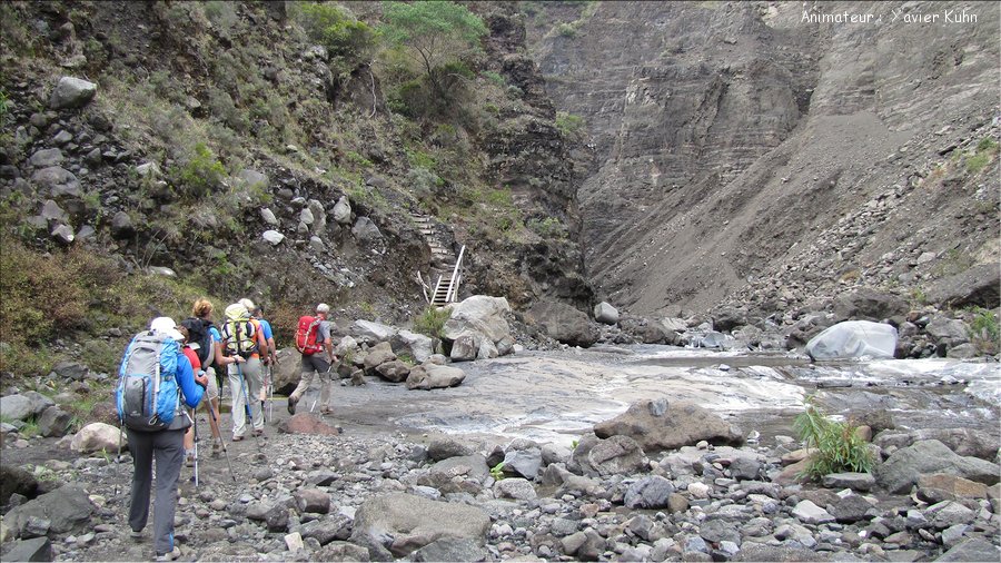 J08_2012_11_08 0063 la Réunion Mafate3 Roche Plate 3 Roches Rivière des Galets Marla