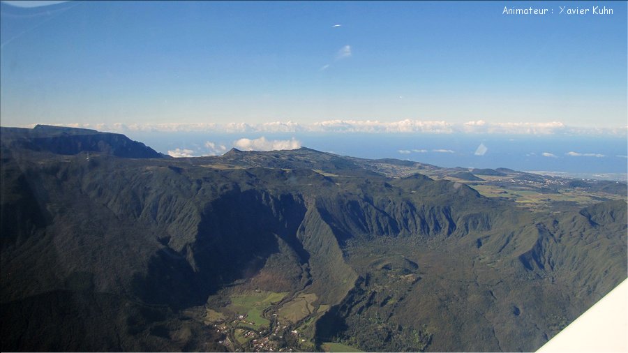 J17_2012_11_23 0027 la Réunion survol de l'île